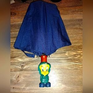Vintage 1994 Warner Bros Tweety Bird Navy Blue UMBRELLA Read